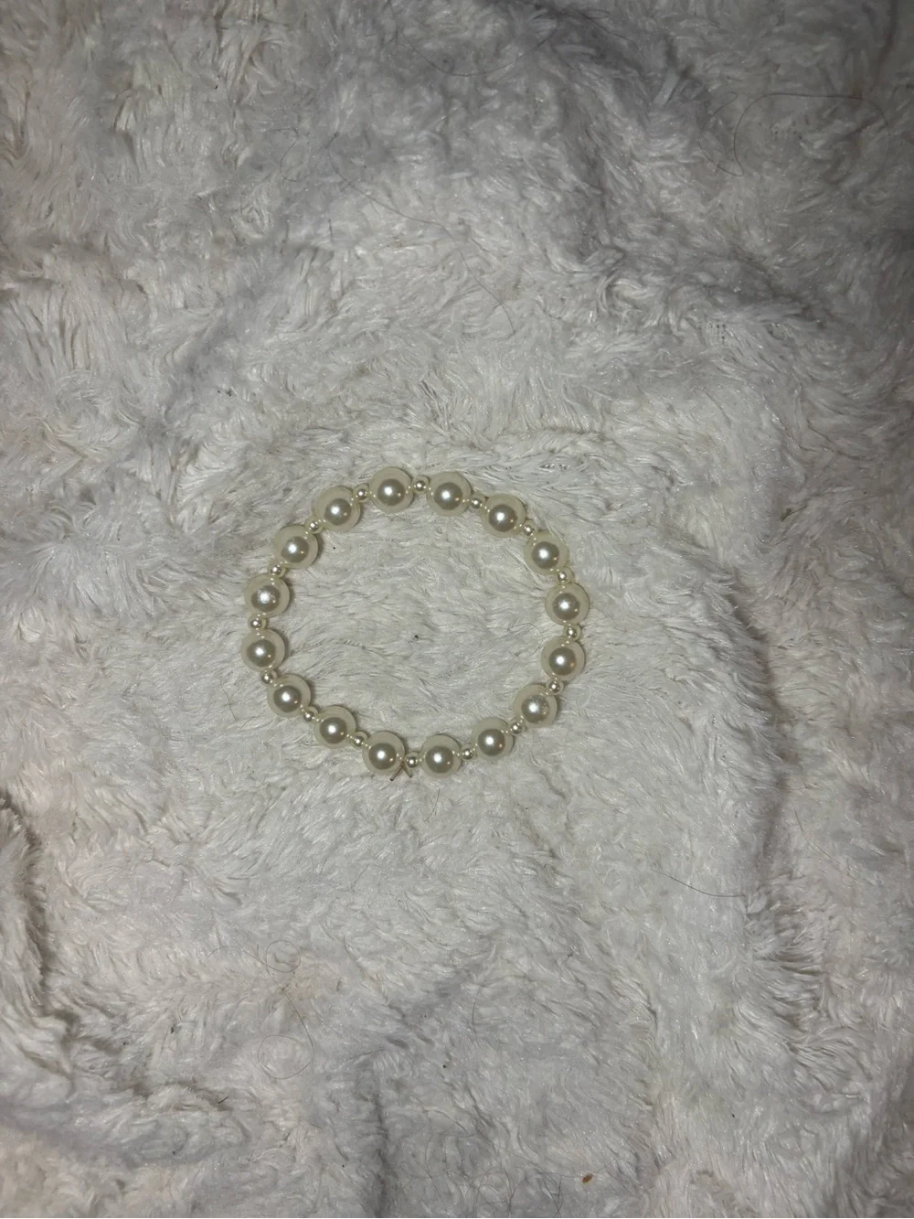 Classic Pearl Stretch Bracelet in Cream